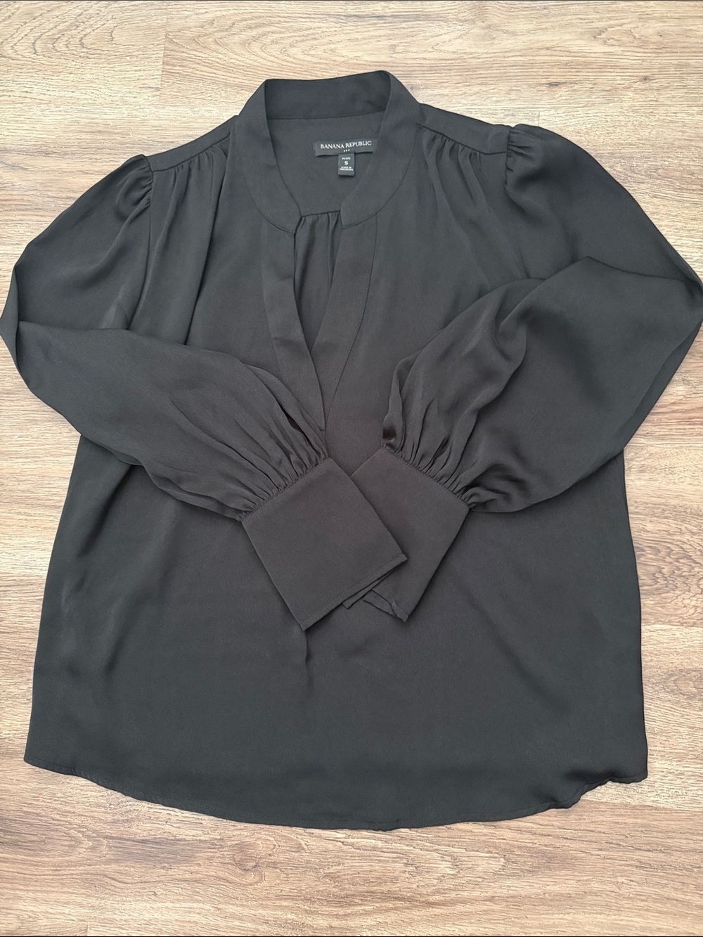Banana Republic Black Split-Neck Long-Sleeve Puff Cuff Blouse SMALL PETITE